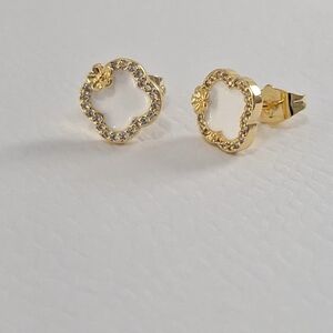 White Enamel four leafs flower stud earrings